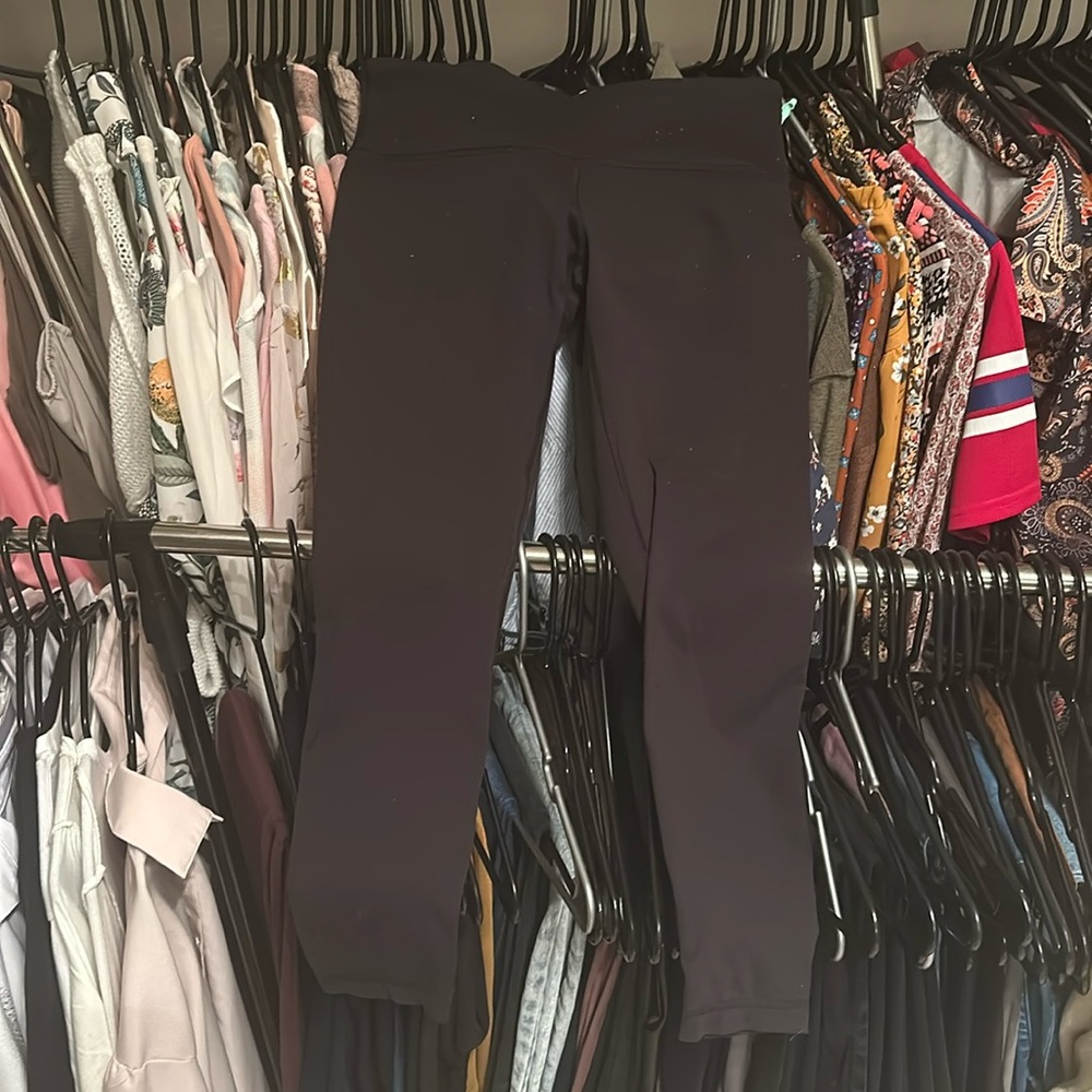 Lululemon black crops